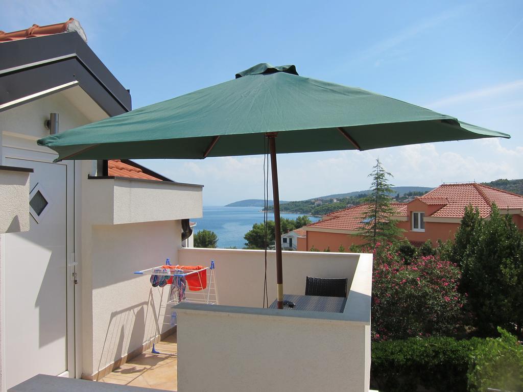Apartment 2 Palme Slatine Exterior photo